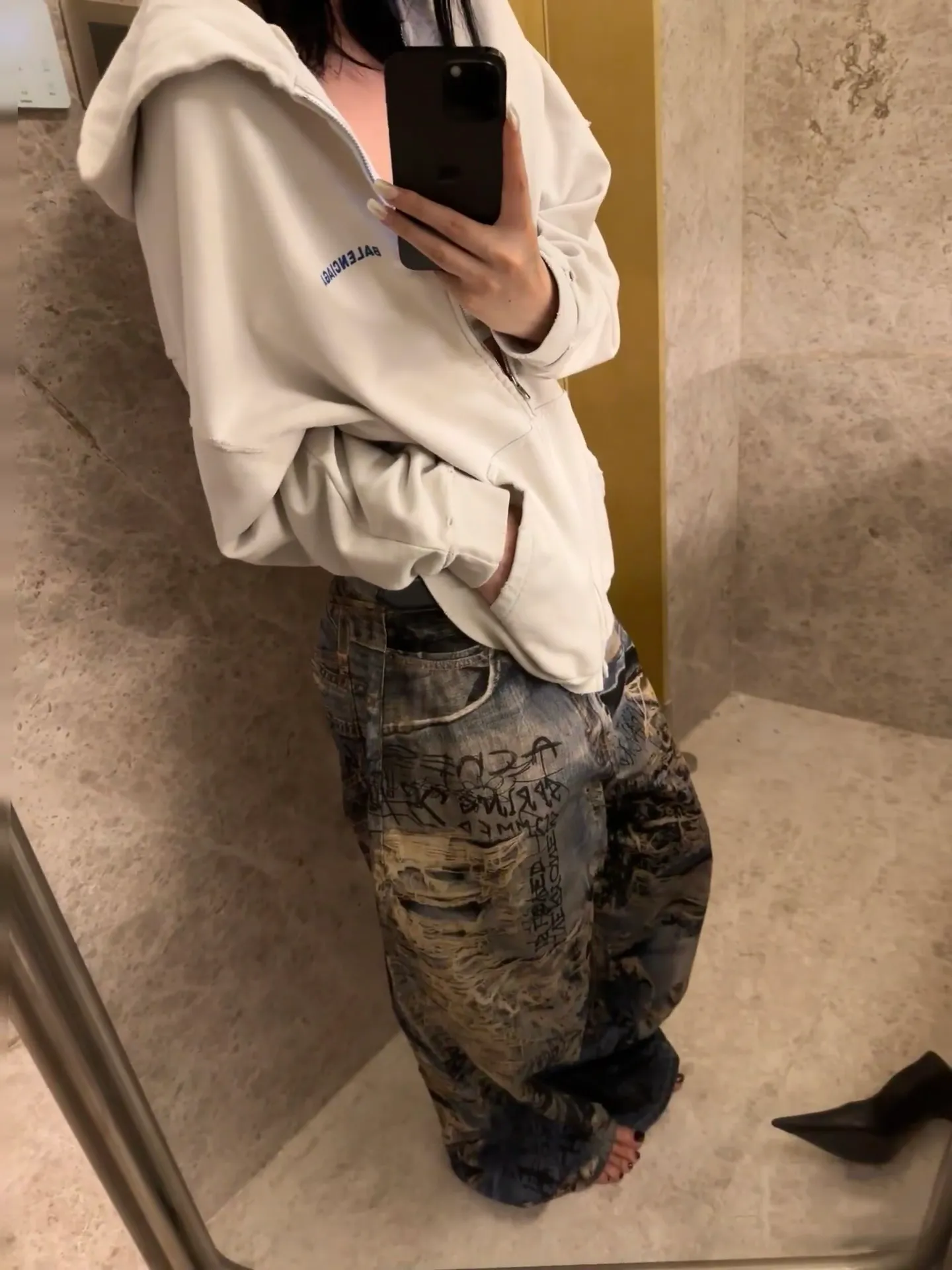┃ ┃
